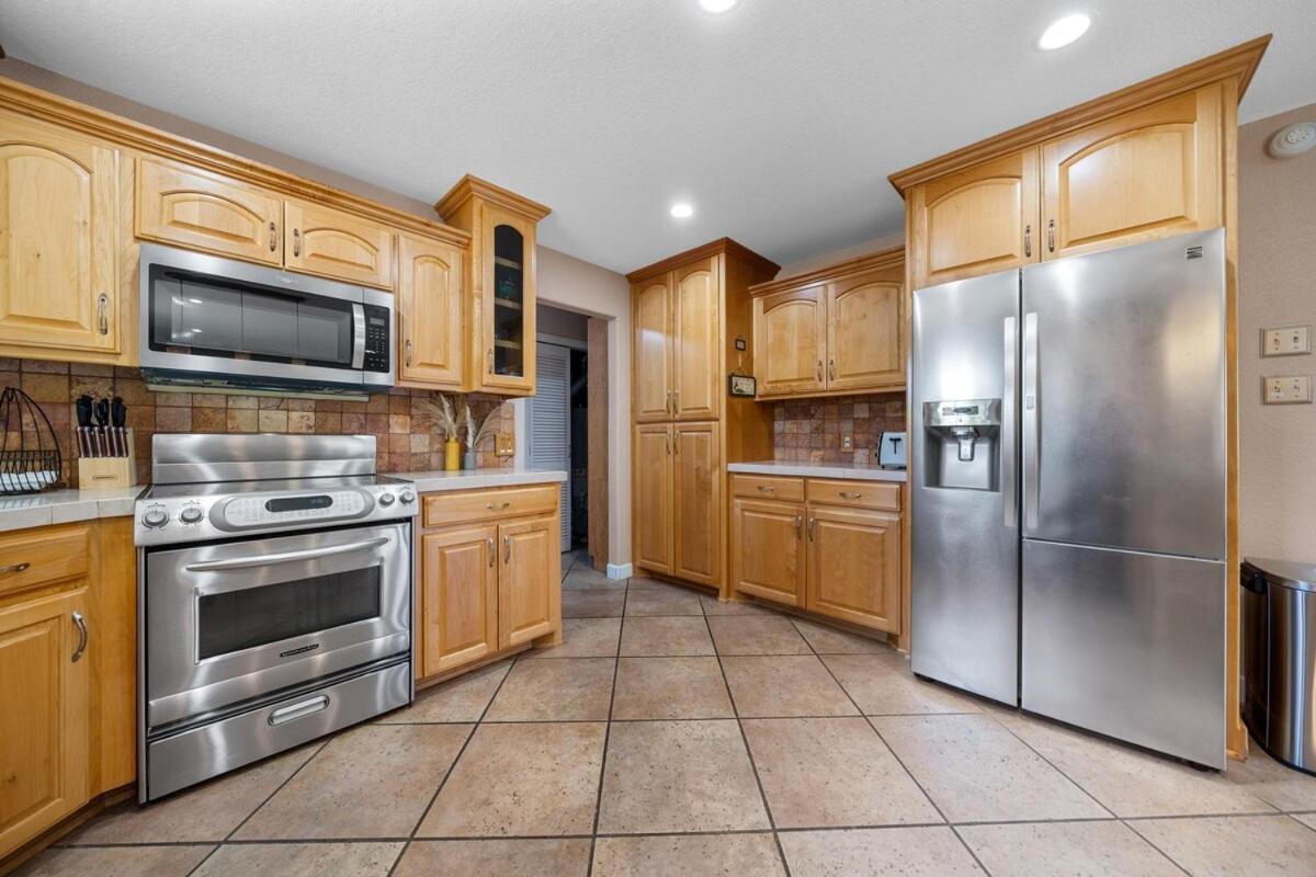 Steps To The Lake, Game Room & More! Sleeps 9 Lake Hamilton Bagian luar foto