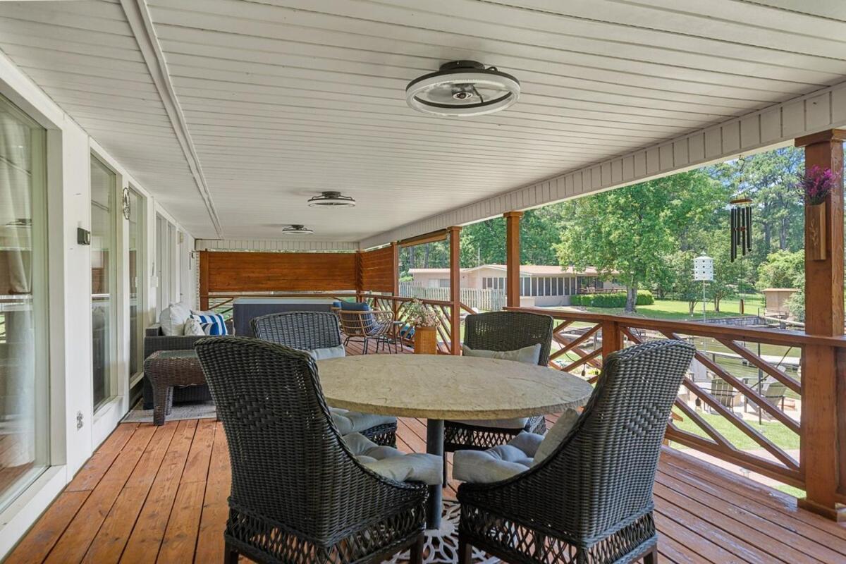 Steps To The Lake, Game Room & More! Sleeps 9 Lake Hamilton Bagian luar foto