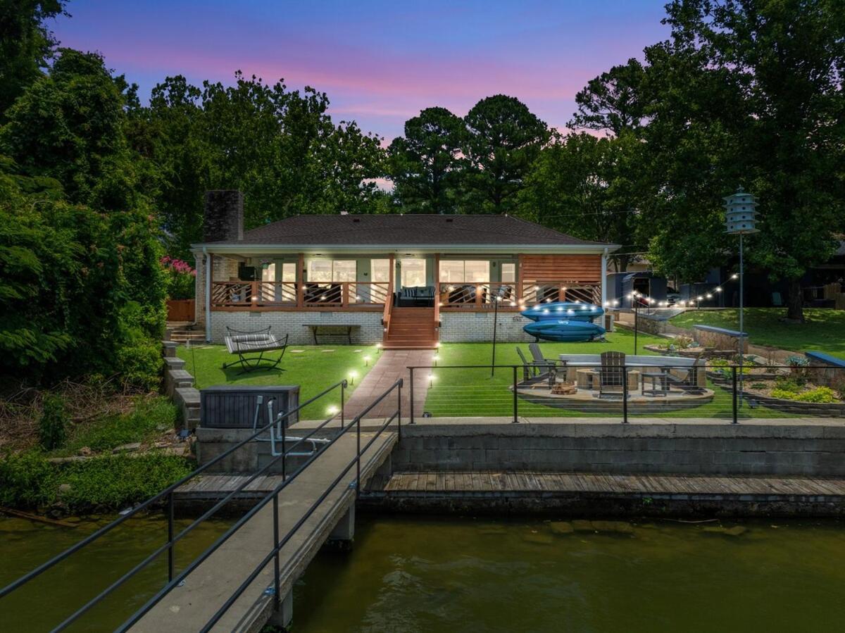 Steps To The Lake, Game Room & More! Sleeps 9 Lake Hamilton Bagian luar foto