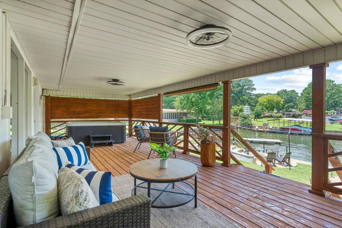 Steps To The Lake, Game Room & More! Sleeps 9 Lake Hamilton Bagian luar foto